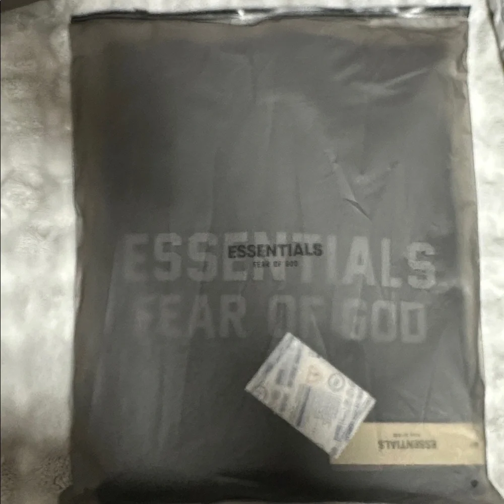 Essentials Fear of God Charcoal Off Black Hoodie – Men’s Large – New With Tags